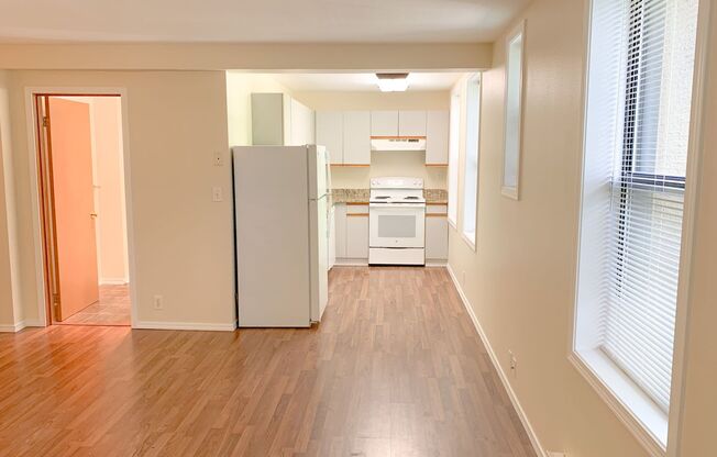 2 beds, 1 bath, 700 sqft, $2,095, Unit 314