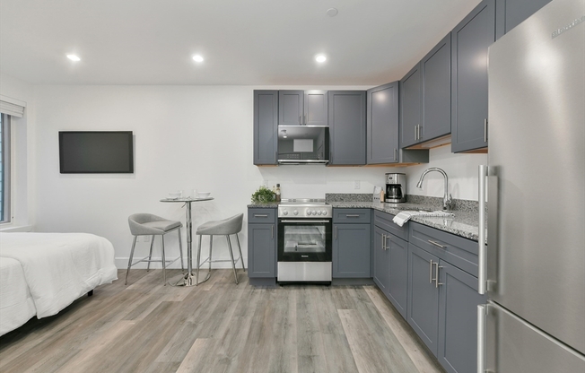 Studio, 1 bath, $1,575, Unit 724