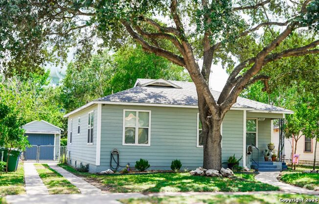 Adorable Highland Park Bungalow for Rent
