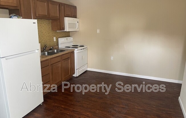 10006 BALBOA AVE