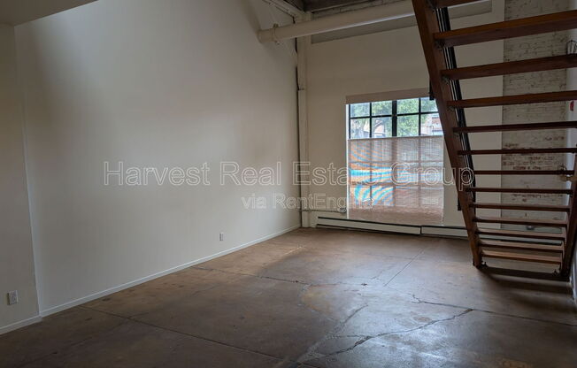1018 4 AVE