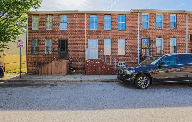 JUST RENOVATED Huge 3 bedroom 3 bathroom townhome