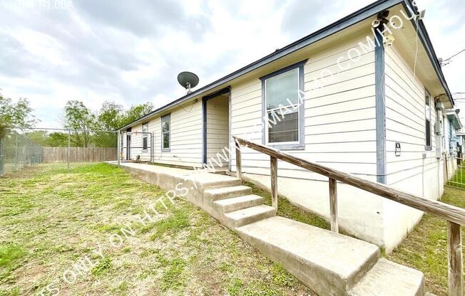 422 Amires Pl