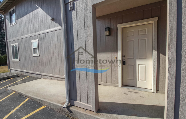 2 beds, 1 bath, 960 sqft, $1,200, Unit H2