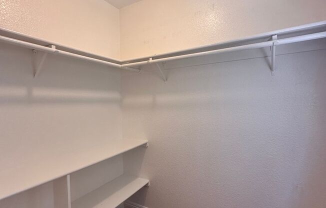 2 beds, 1 bath, 750 sqft, $1,995, Unit 1219 1/2 E St