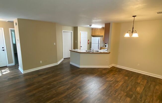 Beautiful 3/2 Near Apalachee Parkway WIth New Appliances.