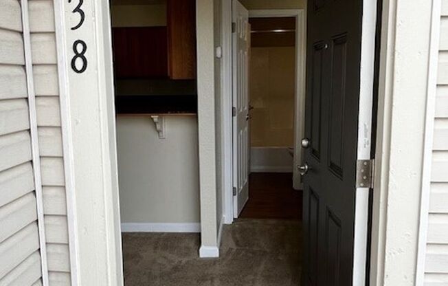 1 bed, 1 bath, 700 sqft, $1,700, Unit 238