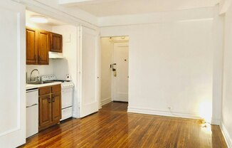 457 West 57 St apt 814
