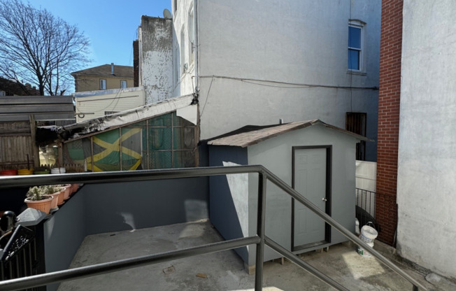282 MONTAUK AVE