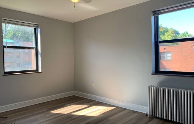 3 beds, 1 bath, 1,000 sqft, $1,999, Unit 6236 Fifth Ave. #300A