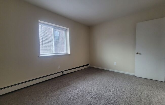 2 beds, 1 bath, $1,425, Unit 312