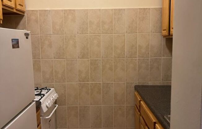 4295 Webster Ave Apt L7