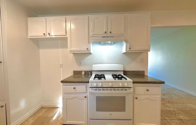 1 bed, 1 bath, 648 sqft, $1,895, Unit I