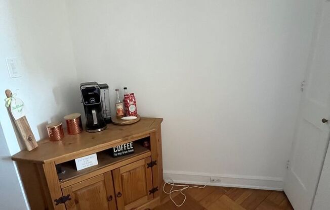 1 bed, 1 bath, $2,000, Unit 1201