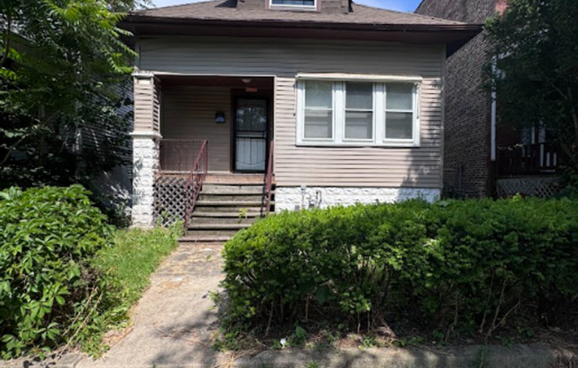 Single Family House Available Now 6 Bedroom 2 Bathroom Located In West Pullman