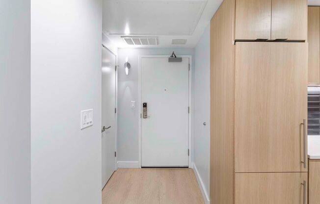 1 bed, 1 bath, 636 sqft, $2,425, Unit T-03