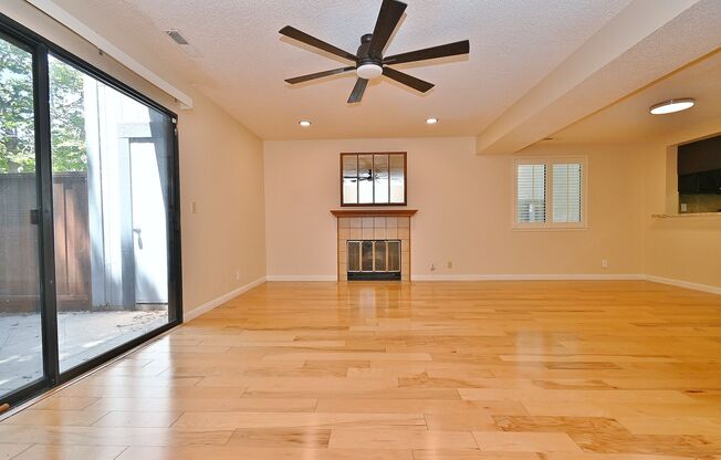 $3,580 / Bright & Spacious 3BR/ 2.5BA Town Home in Newark City