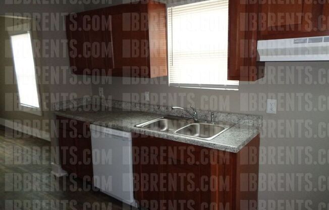 2 beds, 1 bath, $895