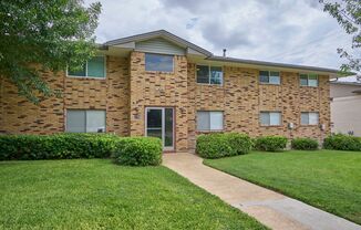 Excellent location! First Floor Condo in NEISD ready for move in Now