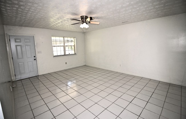 8365 WARREN DR