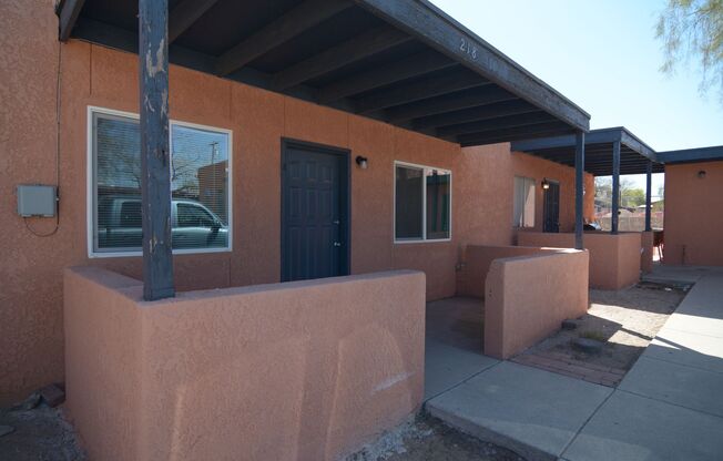 214-220 E. Laguna St.