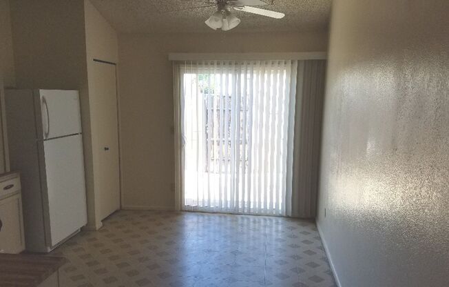 2 beds, 1 bath, $1,295