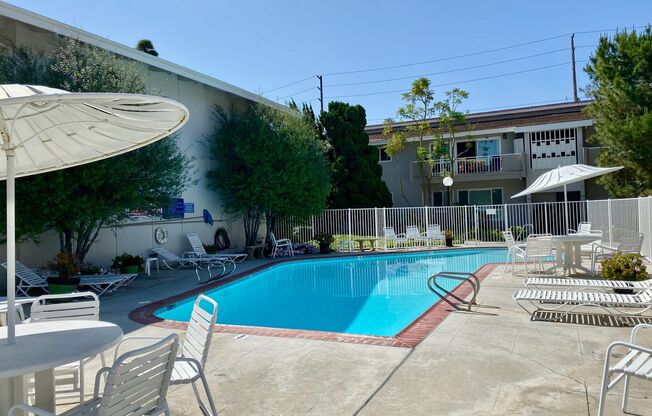 2 beds, 1 bath, $2,595, Unit # 9