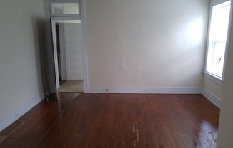 2 beds, 1 bath, $1,450, Unit Upper Flat