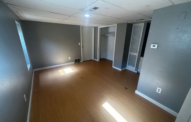 1 bed, 1 bath, $750, Unit 1103 1/2 S 14th St.