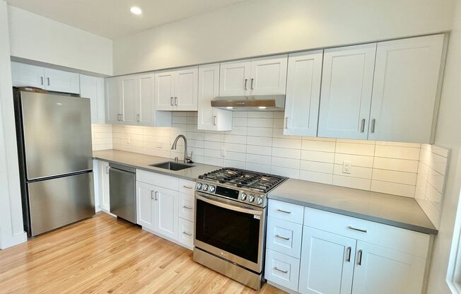 Recently Remodeled Stunning 2BD/1BA Marina Apartment! In Unit Laundry! PROGRESSIVE