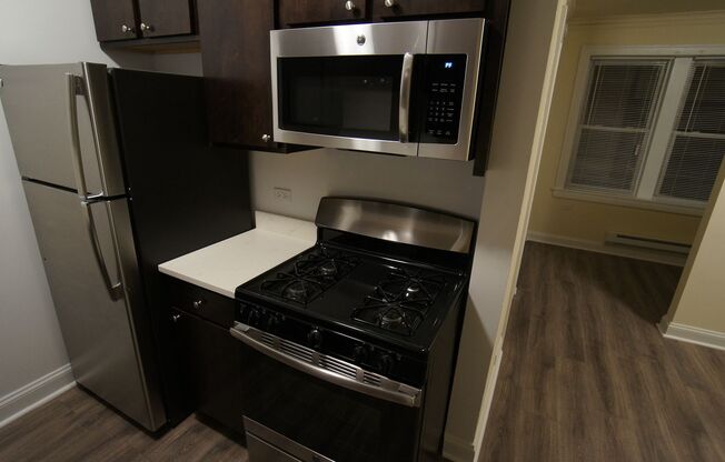 Studio, 1 bath, 427 sqft, $1,450, Unit 105
