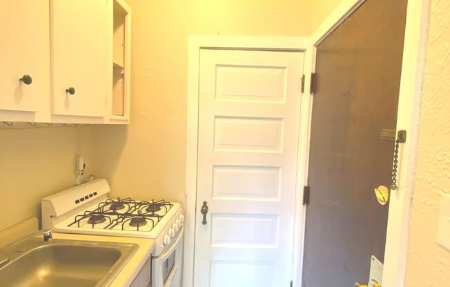 Studio, 1 bath, $745