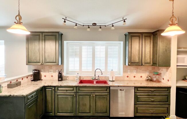 Custom home in the heart of Fort Walton Beach!