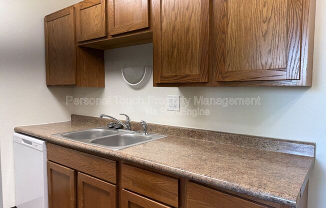 Studio, 1 bath, 400 sqft, $595, Unit 11a