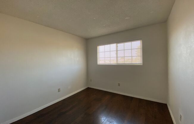 2 beds, 1 bath, 800 sqft, $1,195