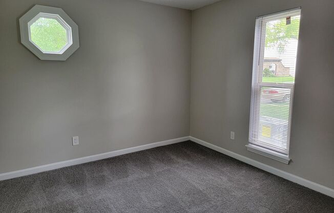 2 beds, 2 baths, 1,015 sqft, $1,292, Unit 016102