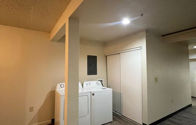 Studio, 1 bath, 450 sqft, $1,000, Unit 21-C
