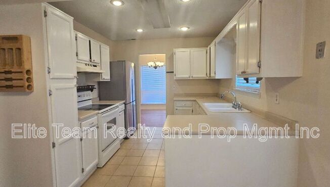 3738 SWEETGRASS LN