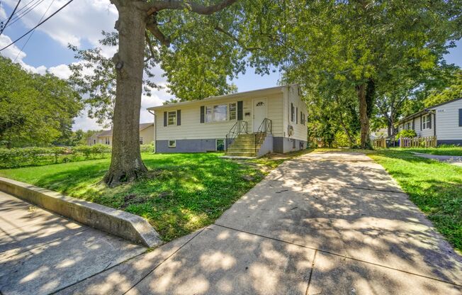 6 Bedroom, 2 Full Bath Single Family Home in Old Town College Park