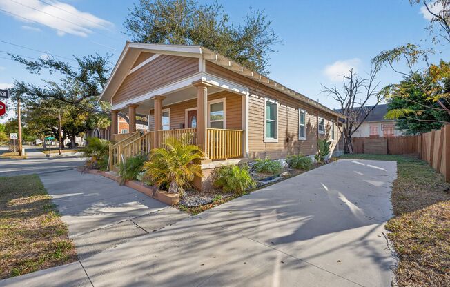 Updated Tampa Home – Prime Central Location 4 Beds - 2 Baths!