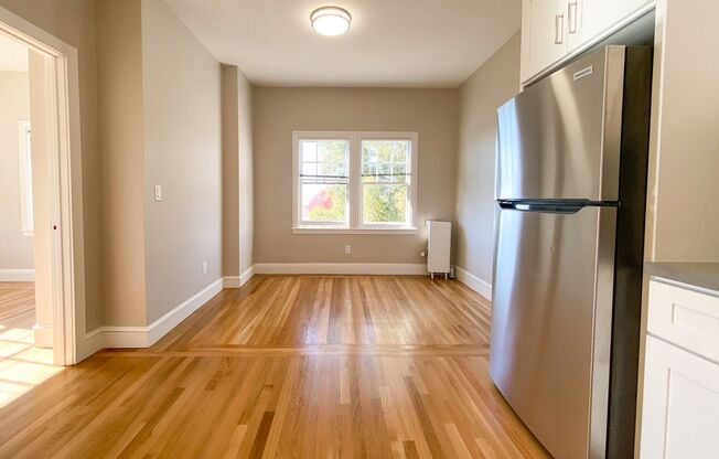 3 beds, 1 bath, $4,395, Unit 1850 07 - Furnished