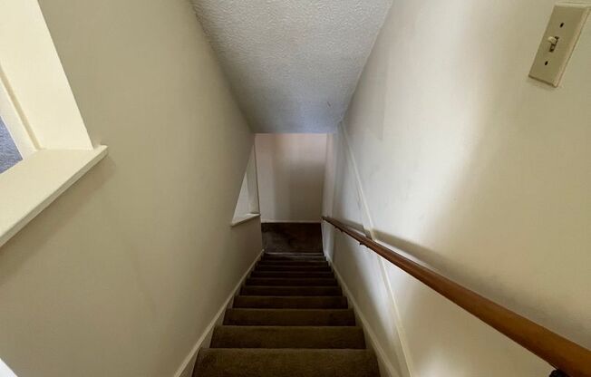 2 beds, 1.5 baths, 1,050 sqft, $1,150, Unit #84