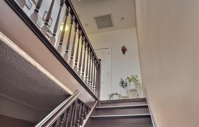 21 11 46 AVE