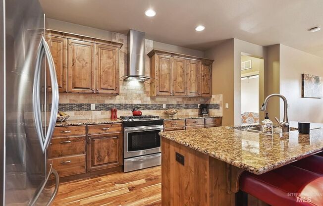 Pet Friendly Home Near The Foothills!