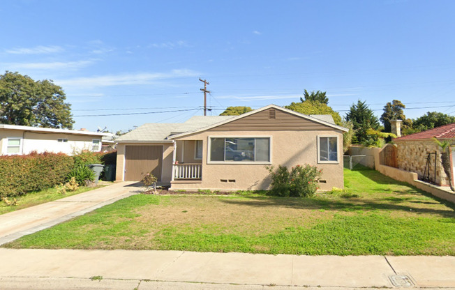 3BR/1BA Single Family Home (920 SF)