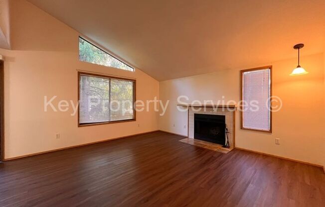 MOVE IN SPECIAL! HALF OFF! Updated Condo in Hazel Dell