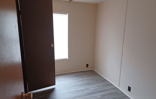 2 beds, 1 bath, $750, Unit Lot 7