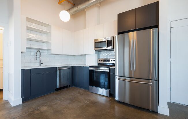 2 beds, 1 bath, 843 sqft, $2,100, Unit Unit 1006