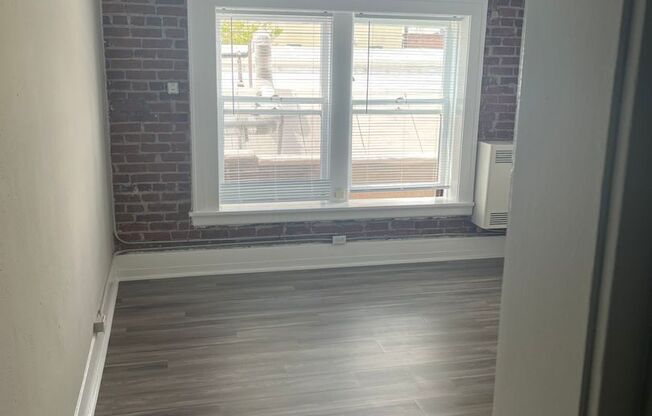 Studio, 1 bath, 380 sqft, $1,225, Unit 215