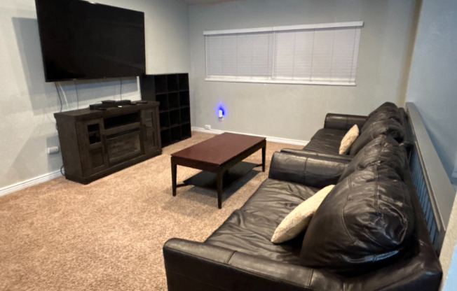 3108 MOONBEAM CIR S